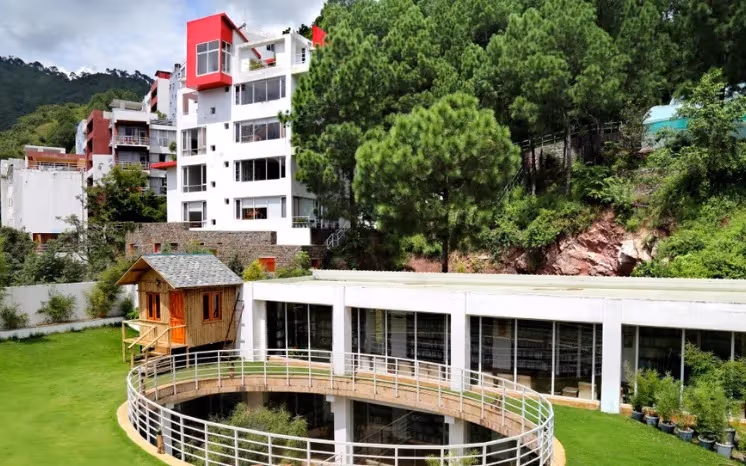 Shoolini University Online campus